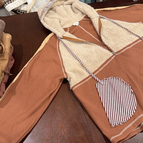 POL “Cinnamon Stick” Brown and Cream Star Sweater - Picture 6 of 17